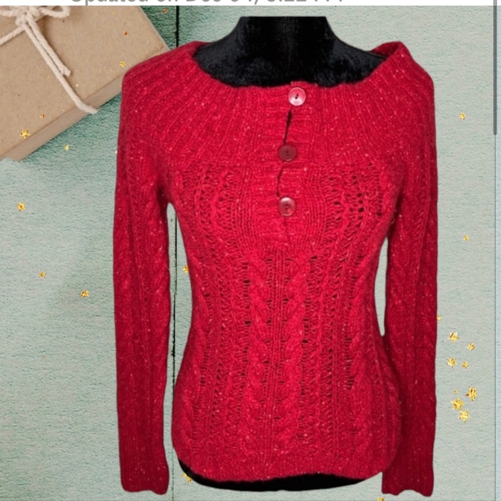 Vintage AEO Sweater Size: Medium worn once to try on.